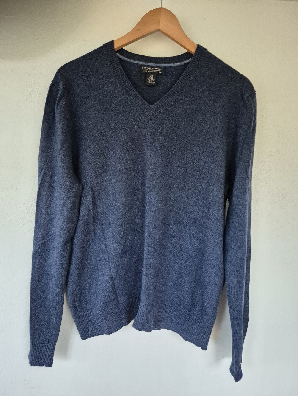 100% Extra Fine Merino Wool V Neck Sweater In Dark Blue By Banana Republic Large